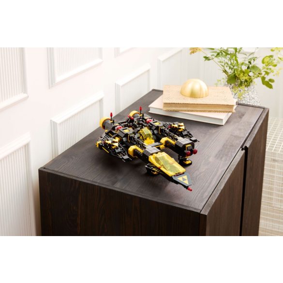 LEGO 10355 Icons Blacktron Renegade űrhajó