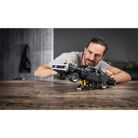 LEGO 42111 Technic Dom's Dodge Charger