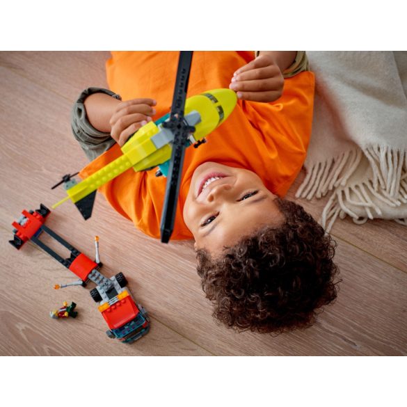 LEGO 60343 City Mentőhelikopteres szállítás